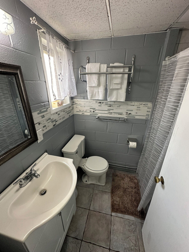 Bathroom 4, Old Orchard Beach Motel, York