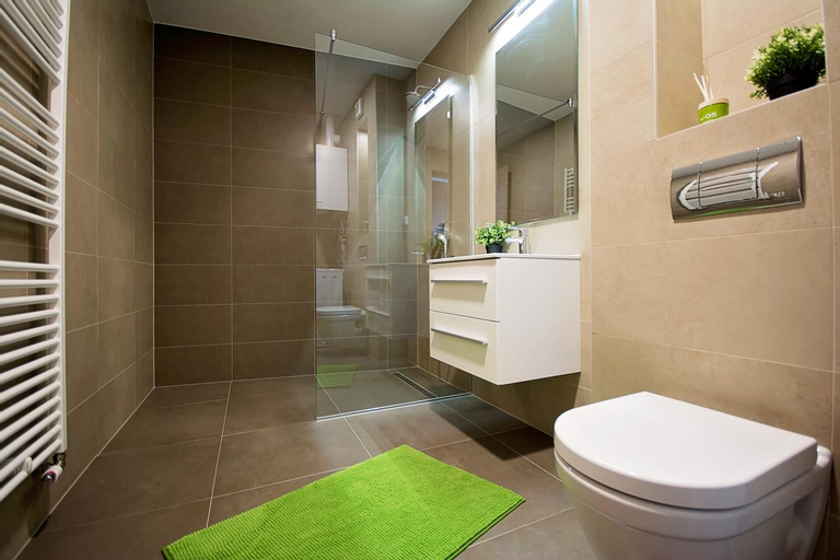 Bathroom 15