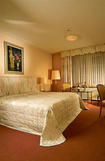 Bedroom 2, Hotel Krone, Wangen