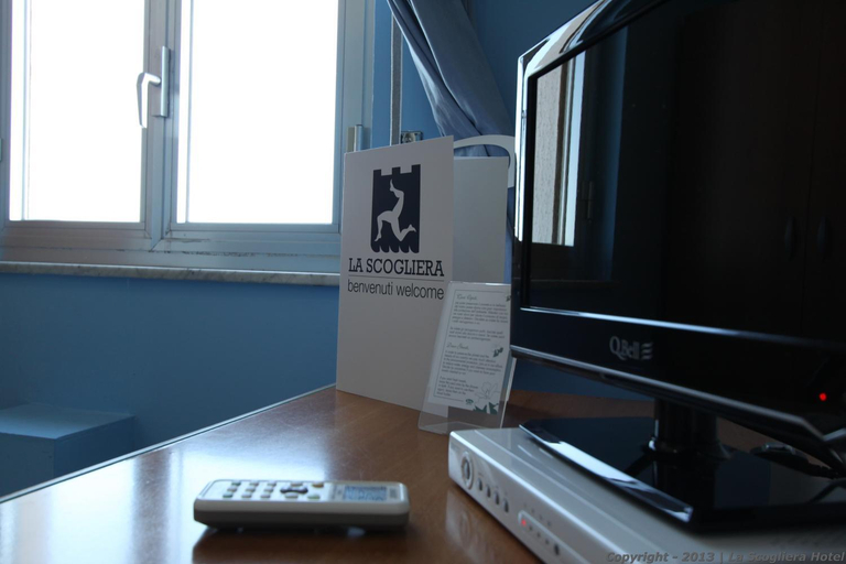 Others 4, La Scogliera, Messina