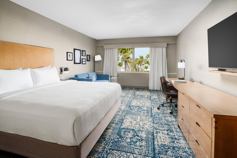 Bedroom 4, Four Points by Sheraton Destin-Fort Walton Beach, Okaloosa