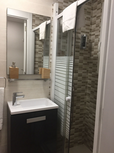 Bathroom 3, Olala WOW apartments, Barcelona