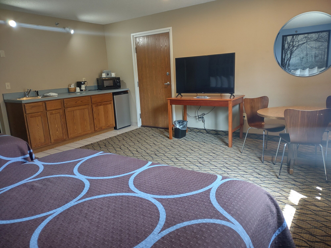Others 5, Super 8 by Wyndham Adrian, Lenawee