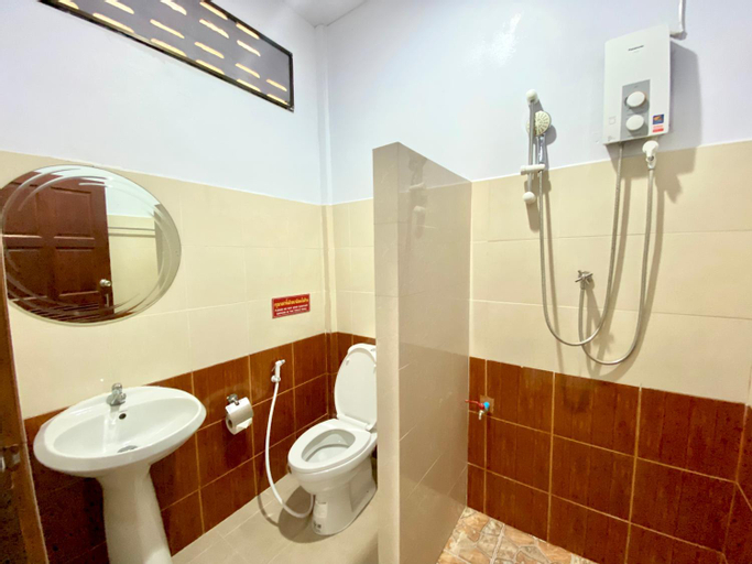 Bathroom 7