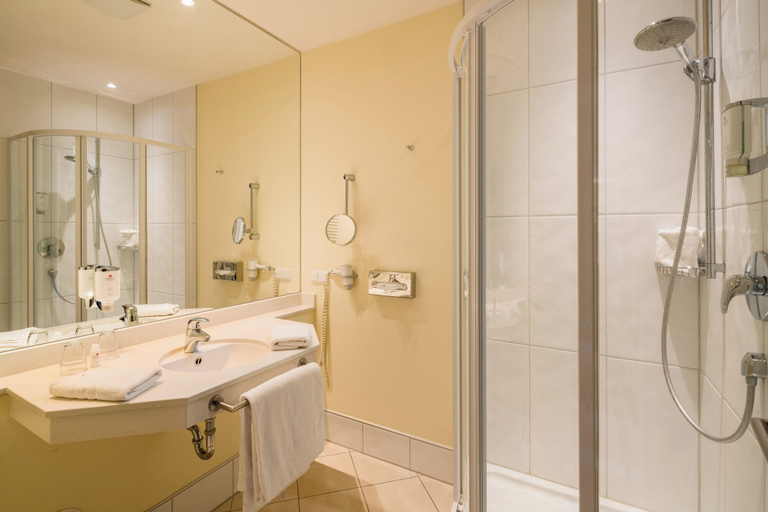 Bathroom 5, Castello Apartments, Lüneburg