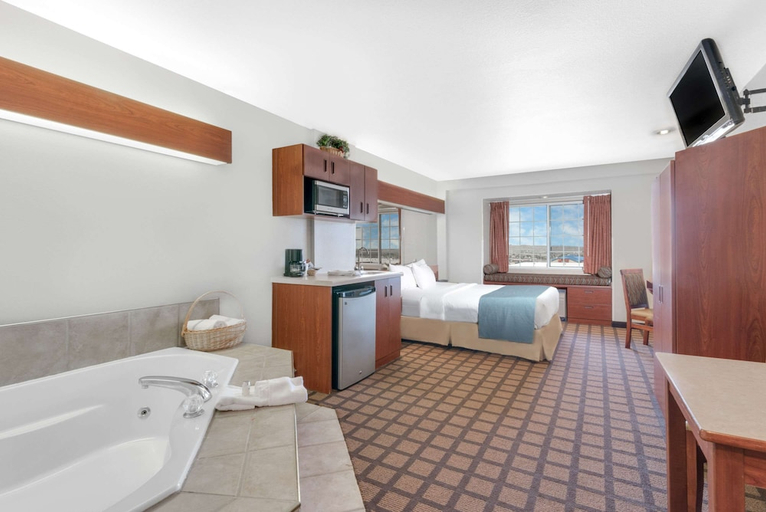 Bedroom 3, Microtel Inn & Suites by Wyndham Rapid City, Pennington