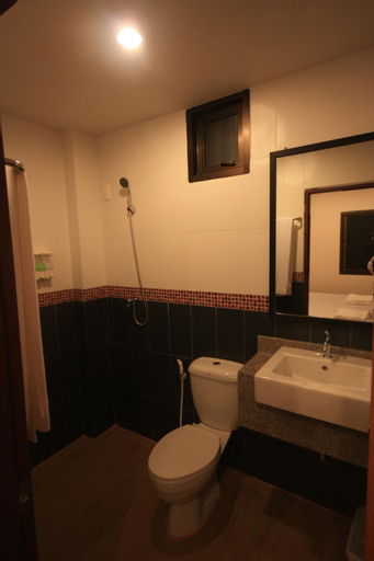 Bathroom 8