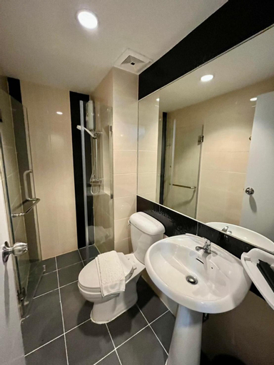 Bathroom 25