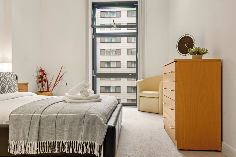 Bedroom 2, 1 Bed South Quay Apartments Canary Wharf, London