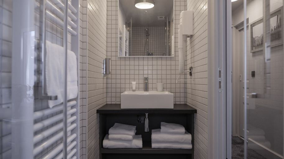 Bathroom 4, Hotel Le Faucigny, Haute-Savoie