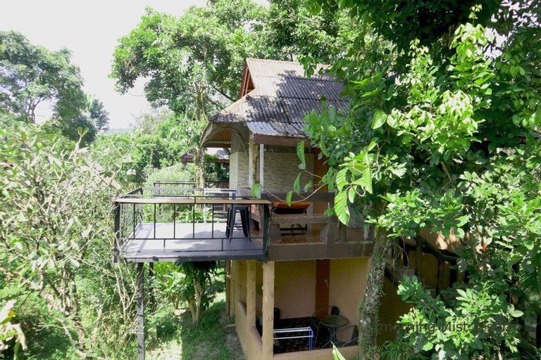 Exterior 7