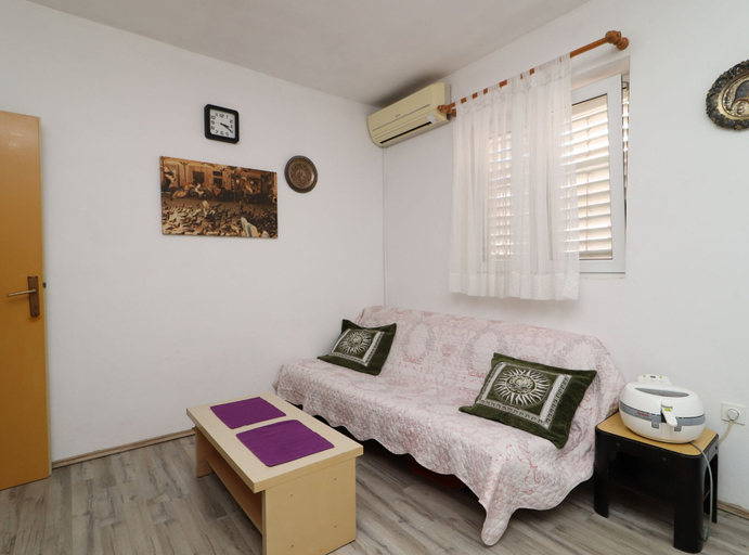 Bedroom 2, Apartments Karbuni By The Sea, Blato