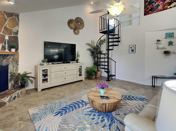 Others 5, Tropical Breeze Dockside Oasis, Lee
