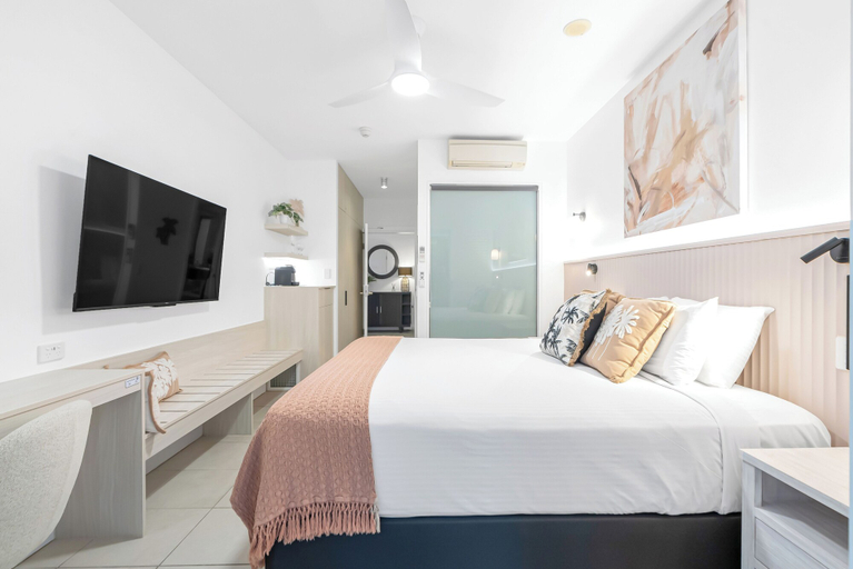 Bedroom 2, Elysium Private Accommodation at The Beach Club, Cairns
