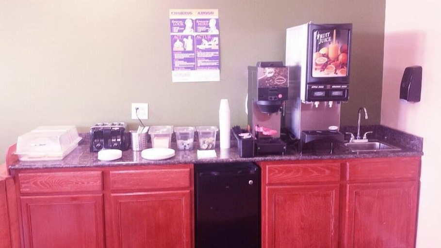 Food & Drinks, Mid Towne Inn & Suites San Antonio, Bexar