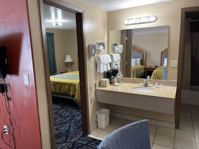 Bathroom 4, Rodeway Inn & Suites Riverton, Fremont