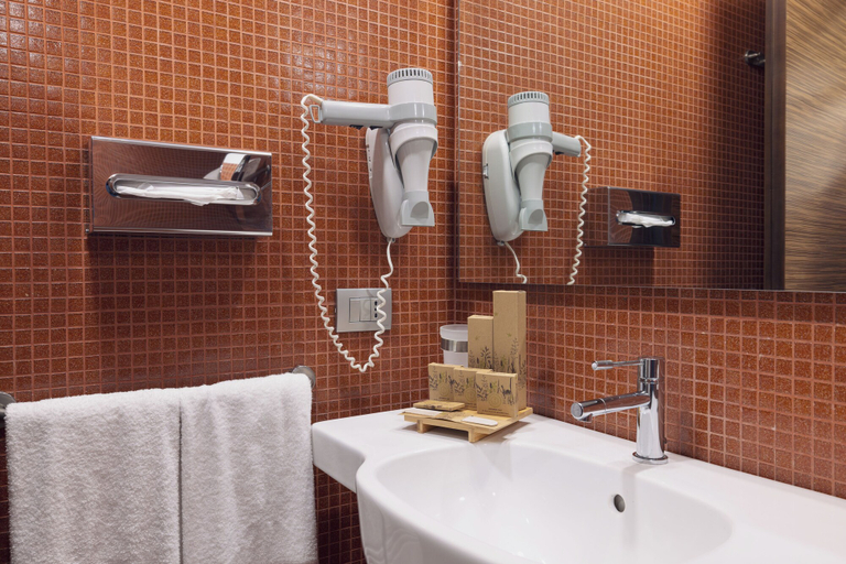 Bathroom 5, Selinunte Boutique Hotel, Trapani