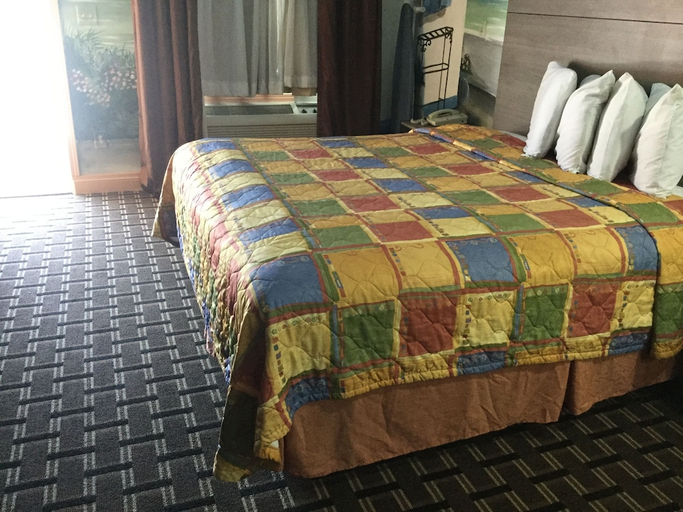 Bedroom 2, Palace Inn, Bexar