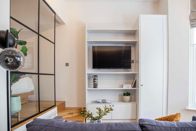 Others 3, Coleherne Road Residence III, London