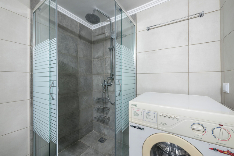 Bathroom 2, Stylish City Apartment by Cloudkeys, Attica