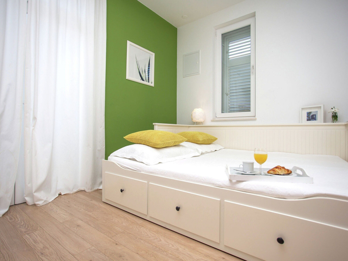Bedroom 3, Villa in Kastel Novi Near Beach, Kaštela