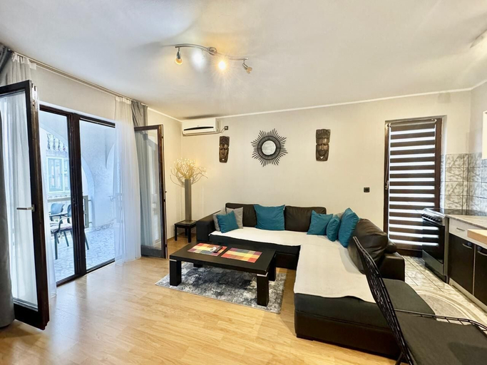 Others 4, Apartments HMD