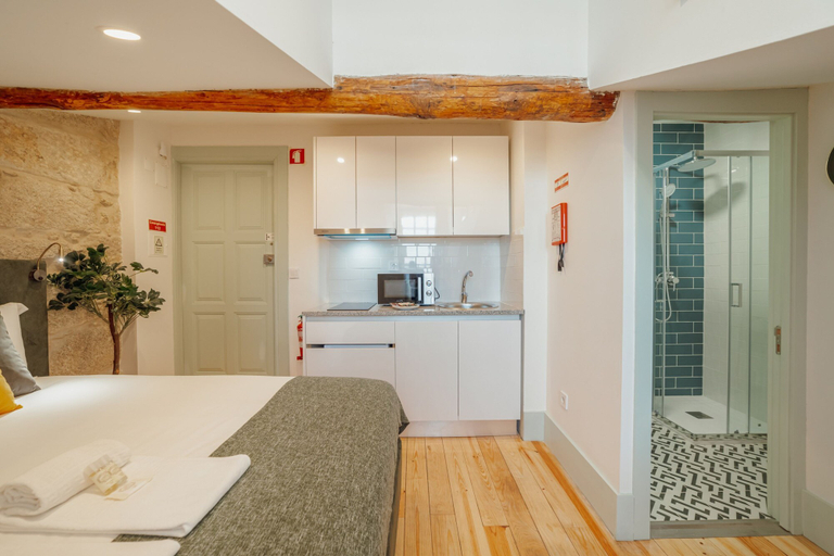 Room 4, Downtown Suite F by Vacationy, Porto