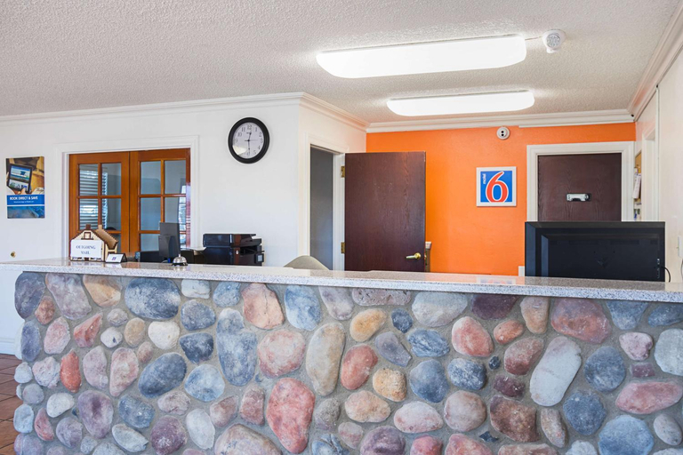Public Area 2, Motel 6 Safford, AZ, Graham
