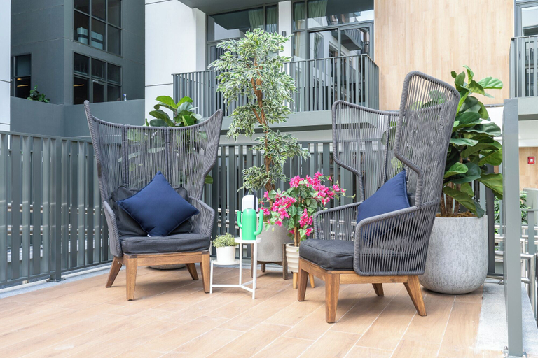 Balcony 4, NEW Listing Peaceful Studio TOP Amenitie, Dubai