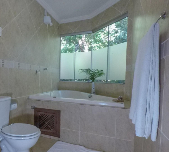 Bathroom 8