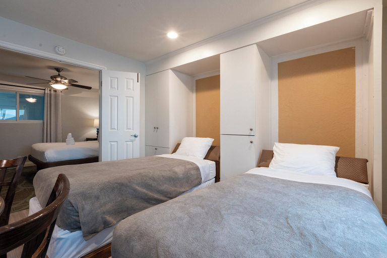 Bedroom 4, San Clemente Inn, Orange
