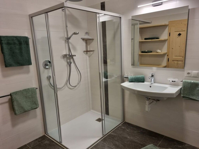 Bathroom 5, Englhof Comfortable Holiday Residence, Bolzano