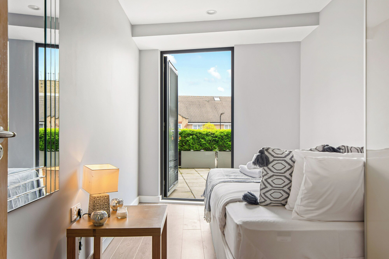 Others 5, Chic and Modern Flats in Hoxton, Shoreditch, London