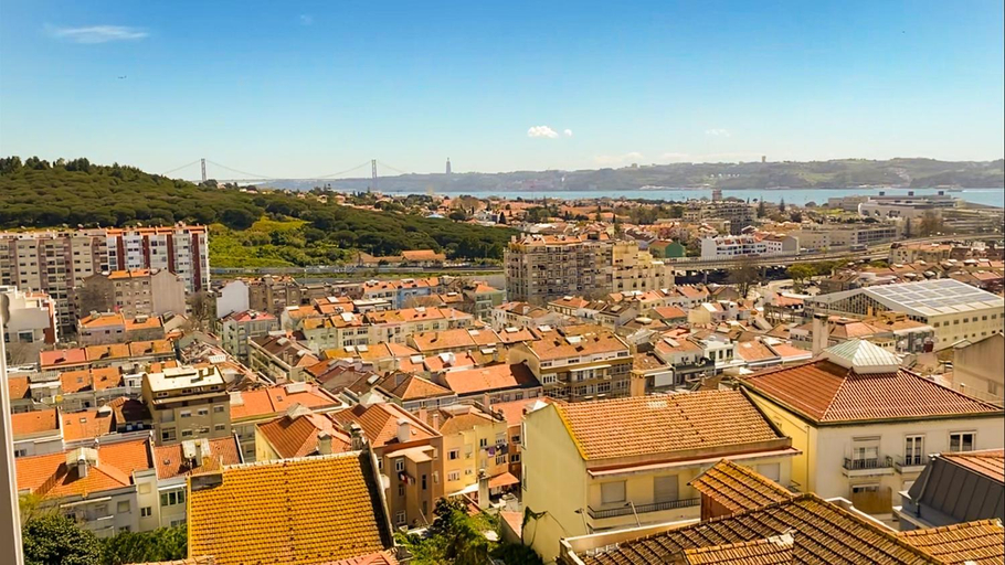 Others 2, Ideally located with perfect views, Oeiras