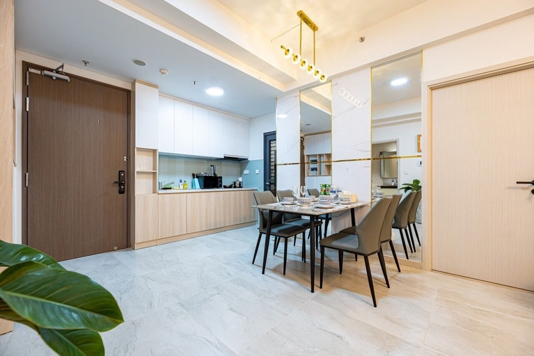 Others 5, Happy Light Apartment in the Cardinal Court, District 7
