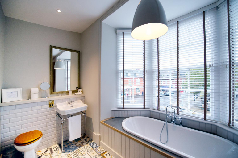 Bathroom 3, The Coach House, Central Bedfordshire