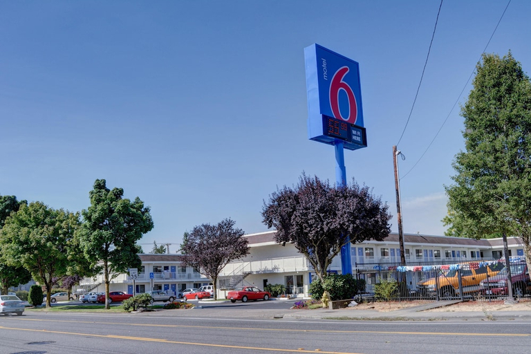 Exterior & Views 1, Motel6 Salem, OR, Marion