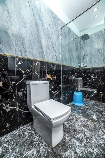Bathroom 4, Rain Rock Villa, Salem
