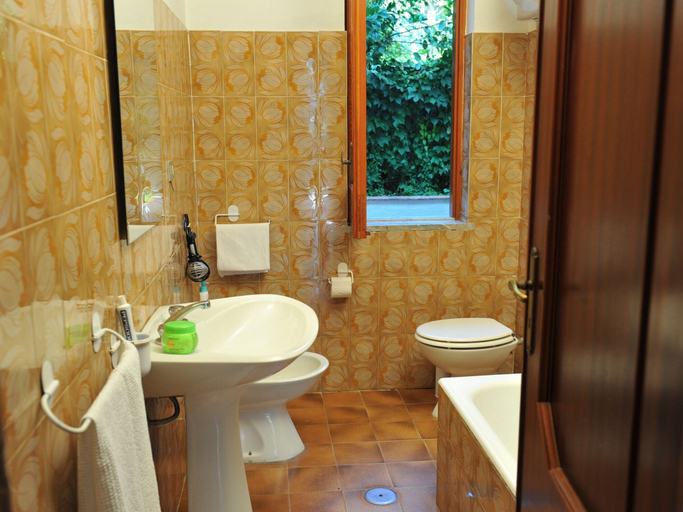 Bathroom, Beachside Bliss: Pool, Salerno