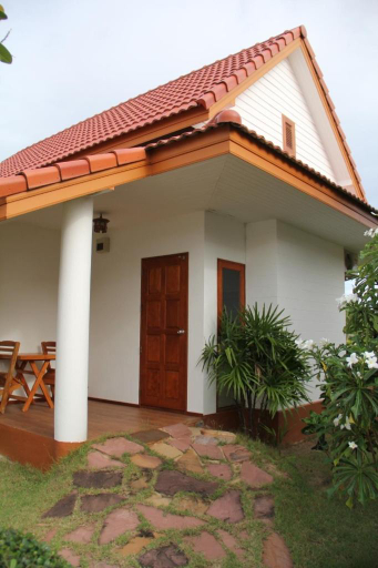 Exterior 8