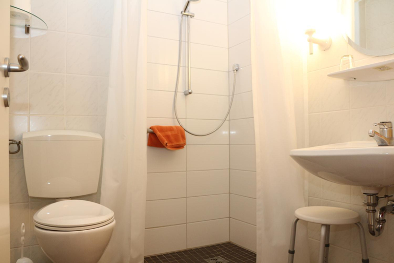 Bathroom 4, Hotel Graf Balduin, Emsland