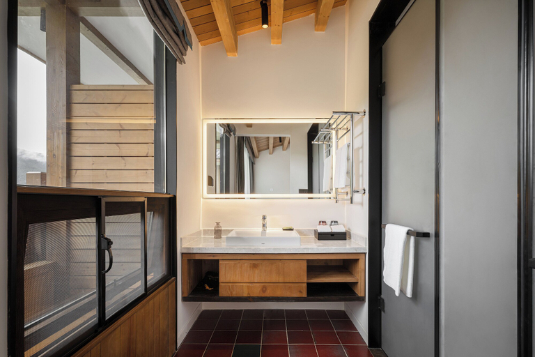 Bathroom 3, Hotel Indigo LUGU LAKE, Lijiang