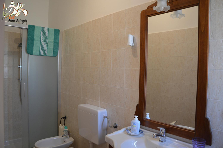 Bathroom 3, B&B Giglio Marino, Lecce