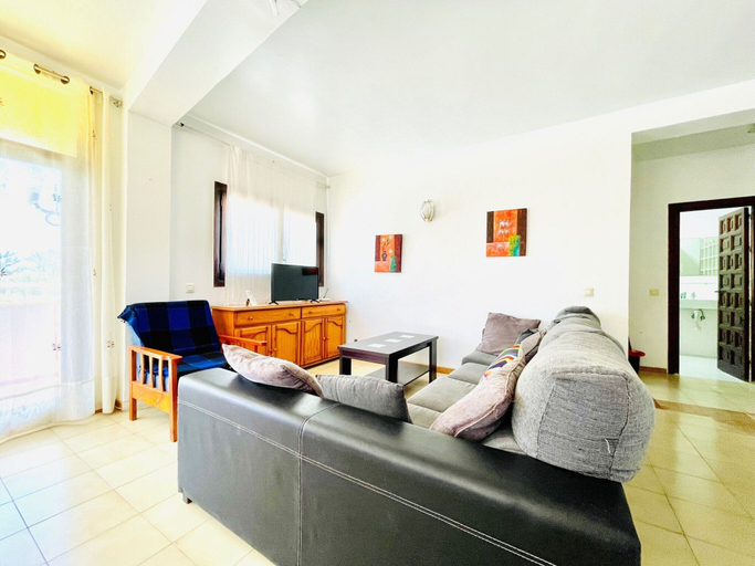 Living area 2, Mountain-view Apartment by Sea, Almería