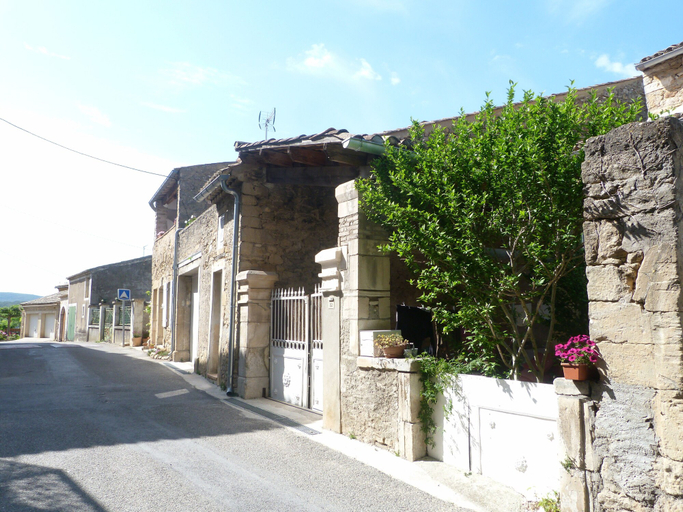 Exterior & Views, Intemporel, Gard