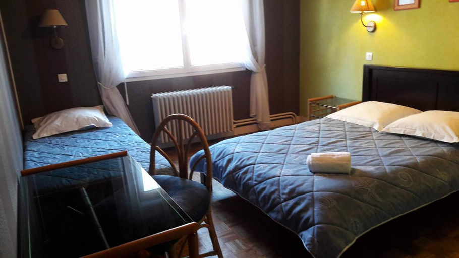 Bedroom 2, Hotel Ecu de france, Deux-Sèvres