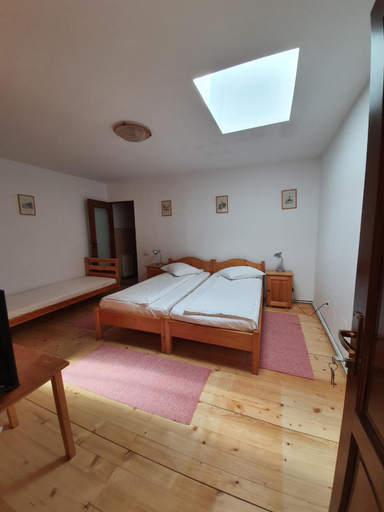 Others 5, Casa Terezia, Brasov