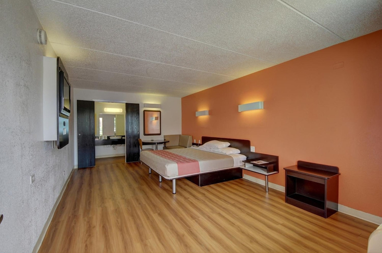 Bedroom 2, Motel6 San Antonio, TX - Downtown - Market Square, Bexar