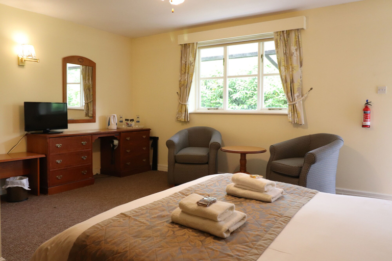 Bedroom 2, St George's Lodge, Surrey