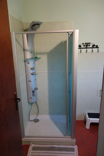 Bathroom 7